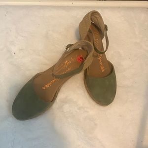Olive green and straw espadrilles. Size 6.5